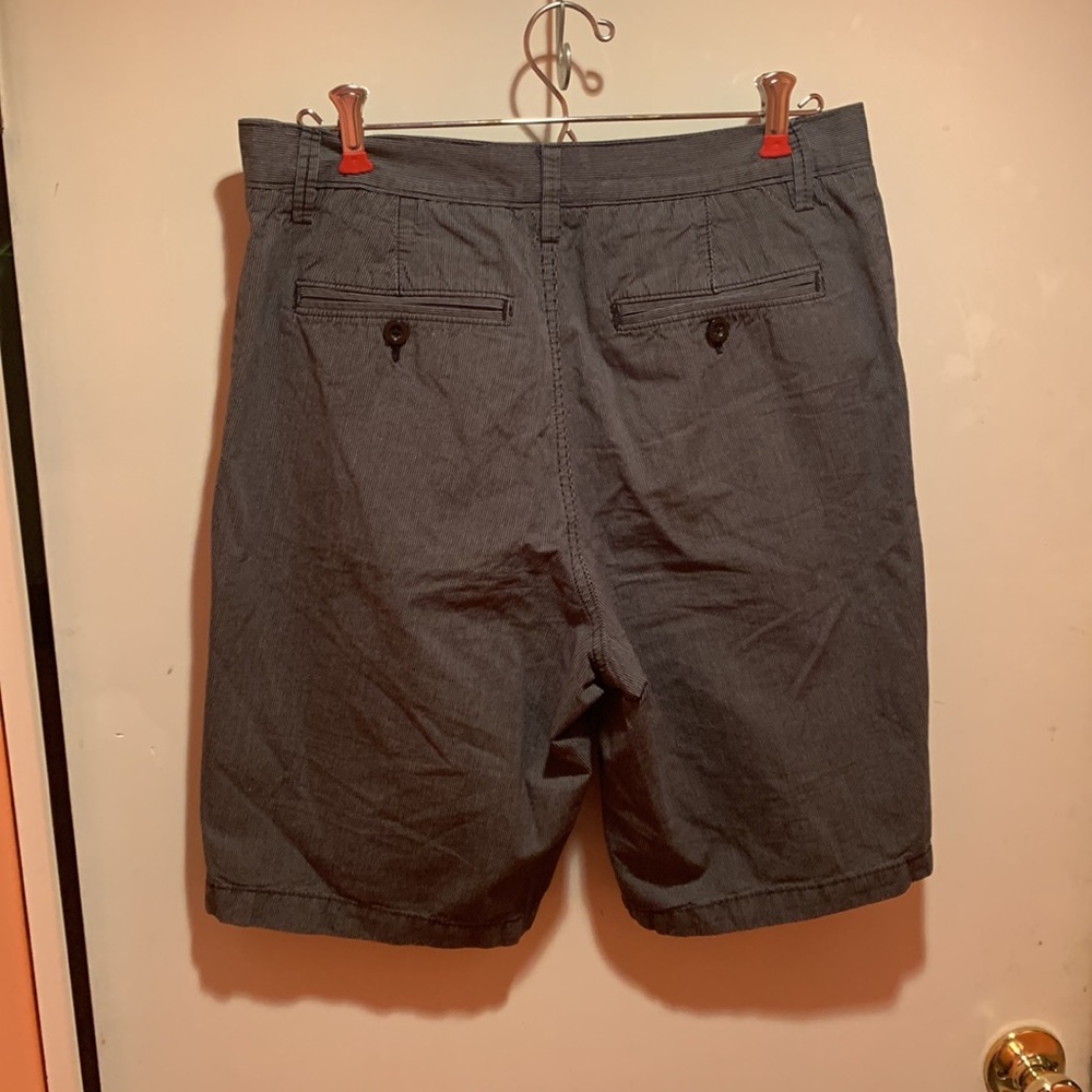 Men’s casual/golf shorts - Picture 3 of 4